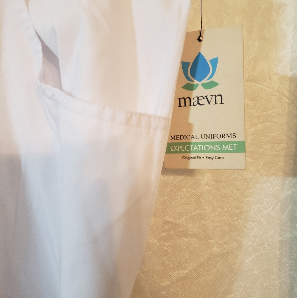 Scrub set - Picture 4 of 10
